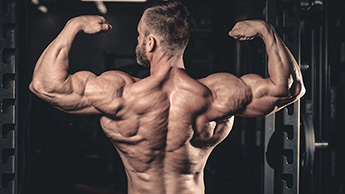 Jaké fitness vybavení lze použít pro trénink svalu ramen?