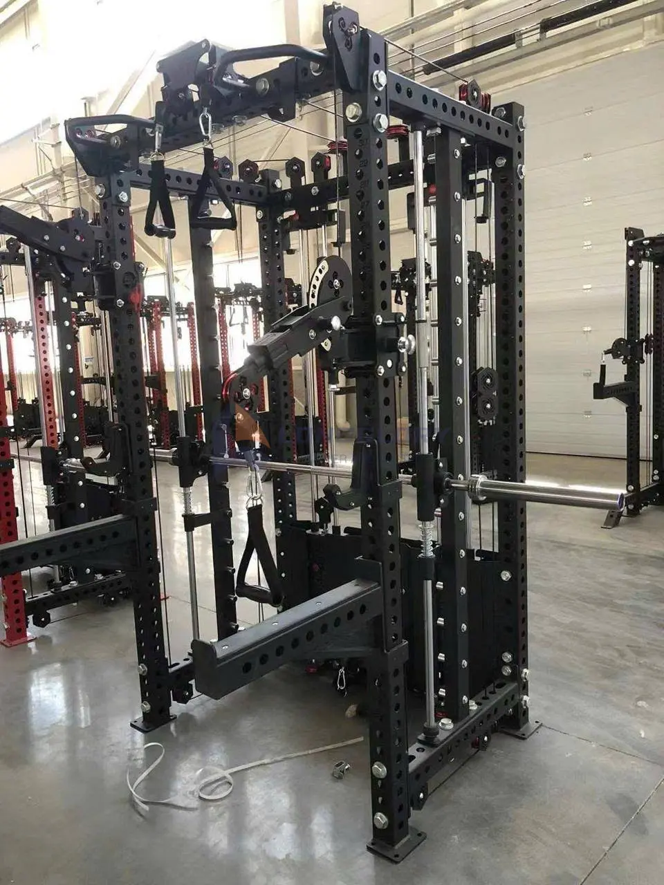 Multifunkční trenažér Smith Machine