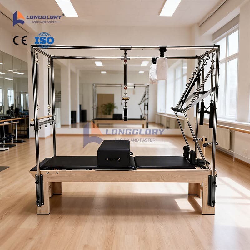Cvičení jógy Pilates Cadillac Reformer